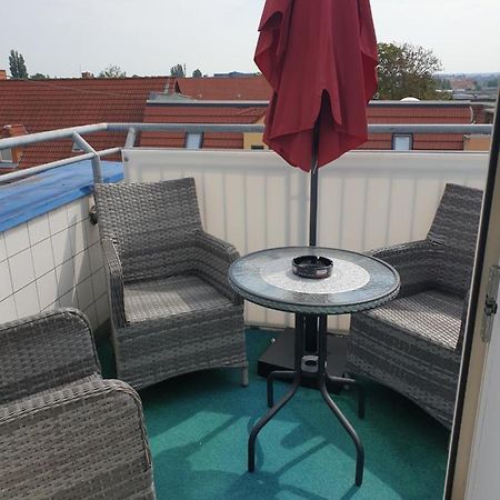 Dachgeschoss Apartment Mit Ausblick Halle  Exterior photo
